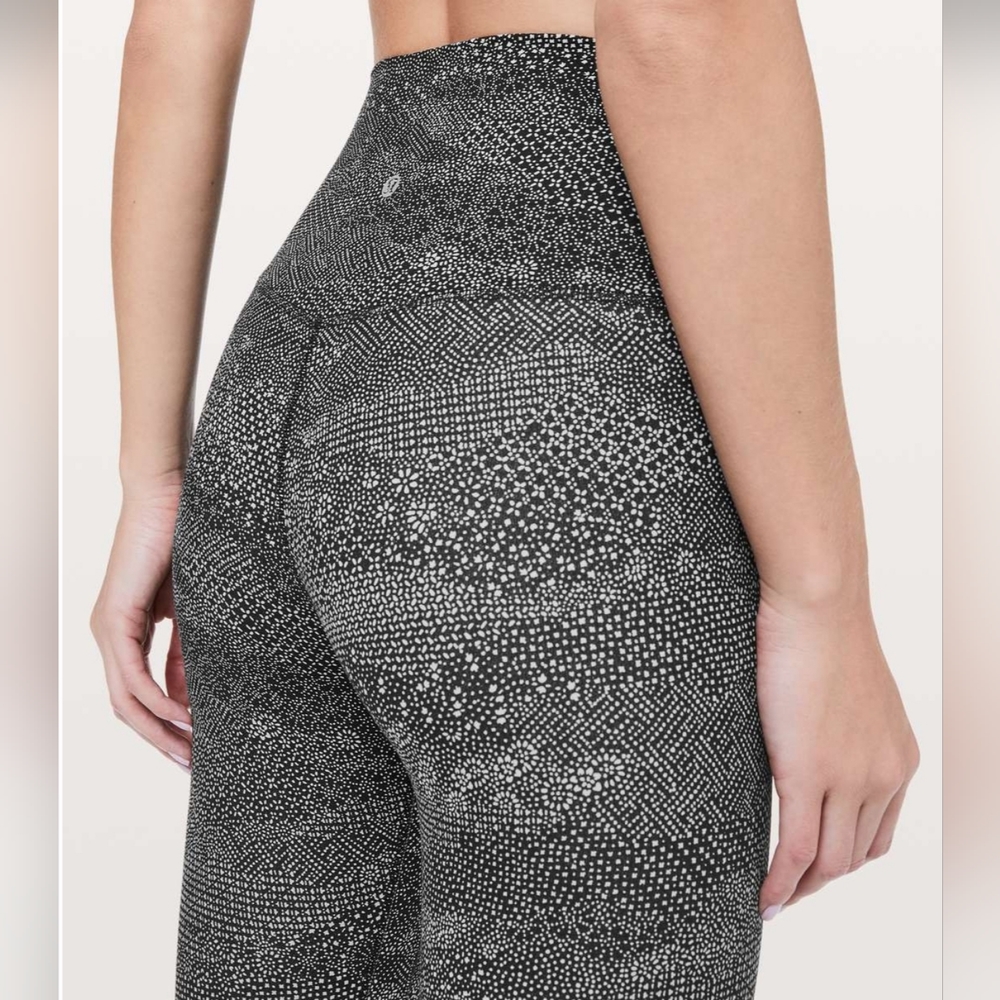 Lululemon Align Crop 21" Nulu sz 4 Meisai Ice Grey Black